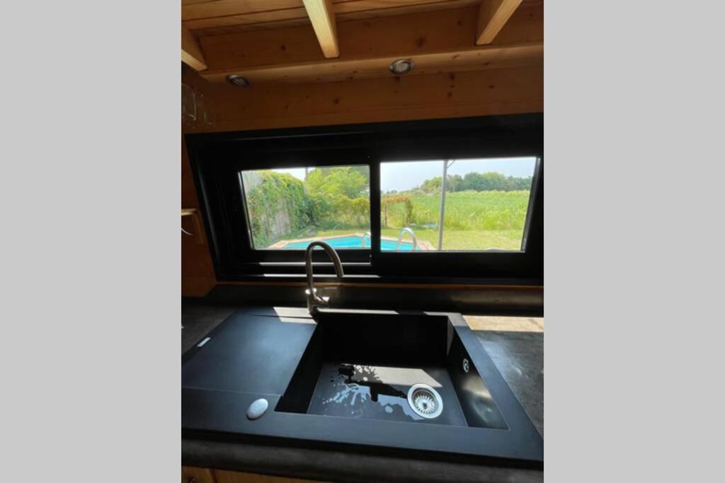 Myinsolite - Tiny-House, Jacuzzi, Brasero, Piscine Aigues-Mortes Exterior foto