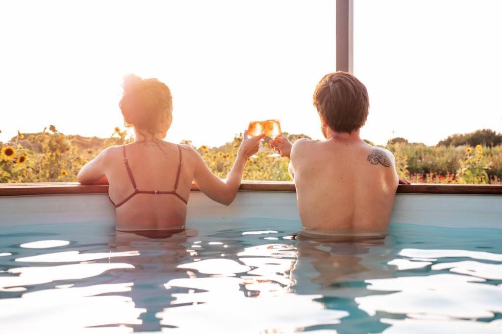 Myinsolite - Tiny-House, Jacuzzi, Brasero, Piscine Aigues-Mortes Exterior foto